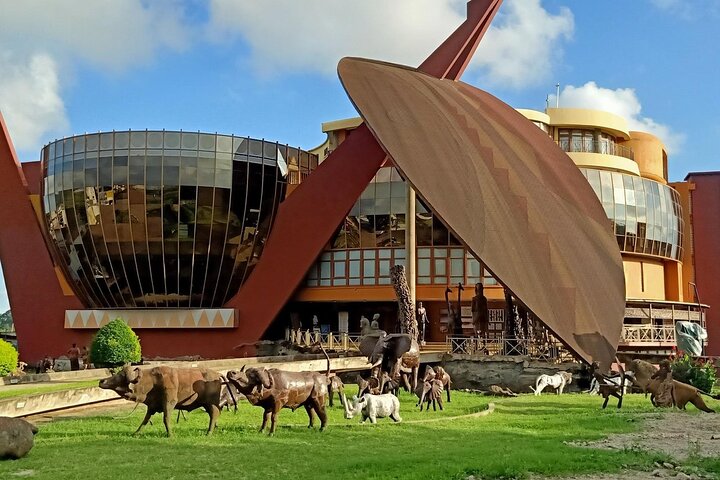 Are There Guided Tours Available in Arusha?